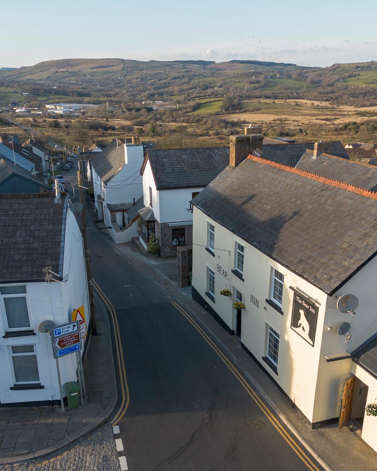 The Bear Inn Llantrisant  Dış mekan fotoğraf