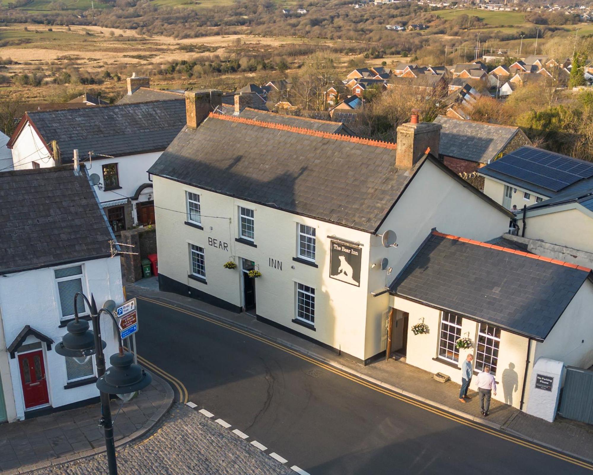 The Bear Inn Llantrisant  Dış mekan fotoğraf
